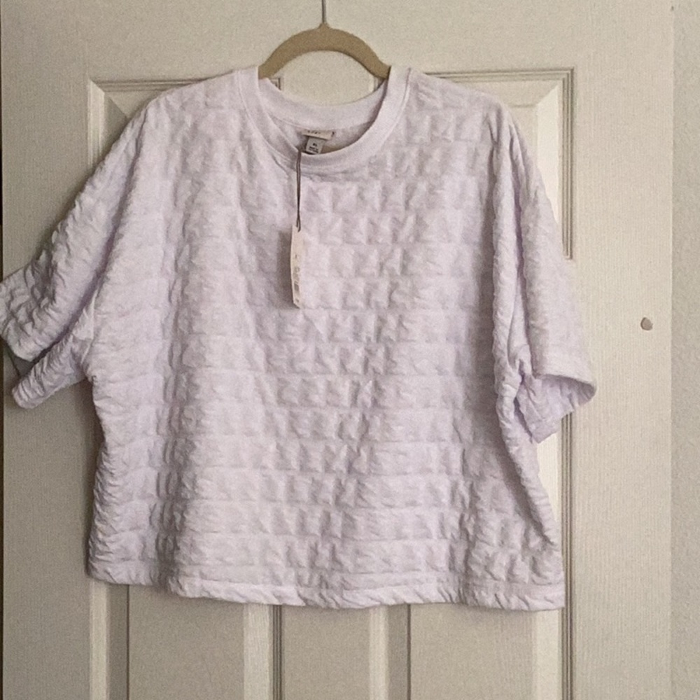 Never worn tags on- women’s puffy, comfy top